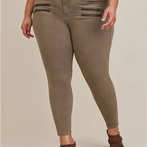 Torrid plus size jeggings